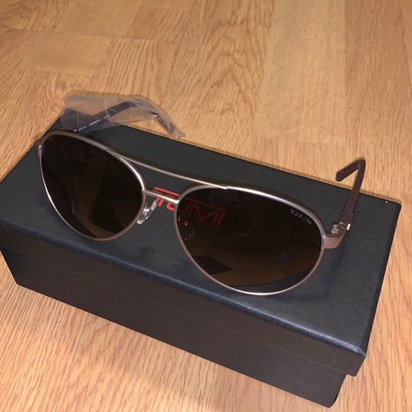 Tumi Newport Polarized Sunglasses Zeiss Lenses - Picture 5 of 10